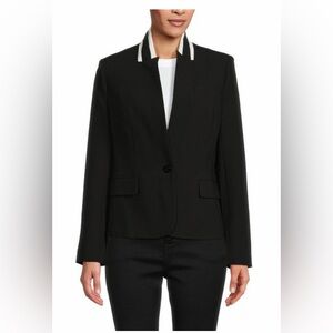 NWOT KARL LAGERFELD PARIS
Contrast Trim Single Breasted Blazer